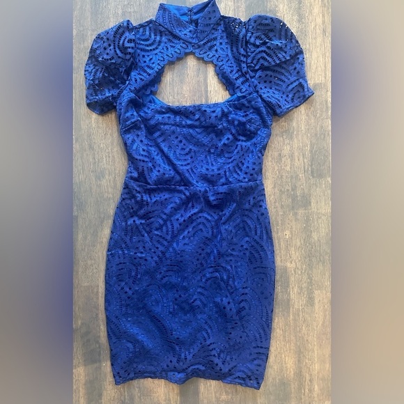 Goddiva Lace Bodycon Dress - Picture 4 of 7